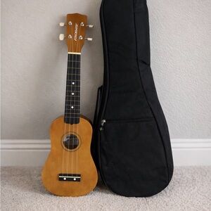 Kohala Ukulele with Black Case